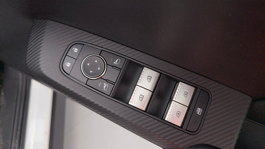 2024 Mitsubishi Outlander Es 7 Seat (2wd), Automatic, 46740 km, Drivers Side Door Panel Controls