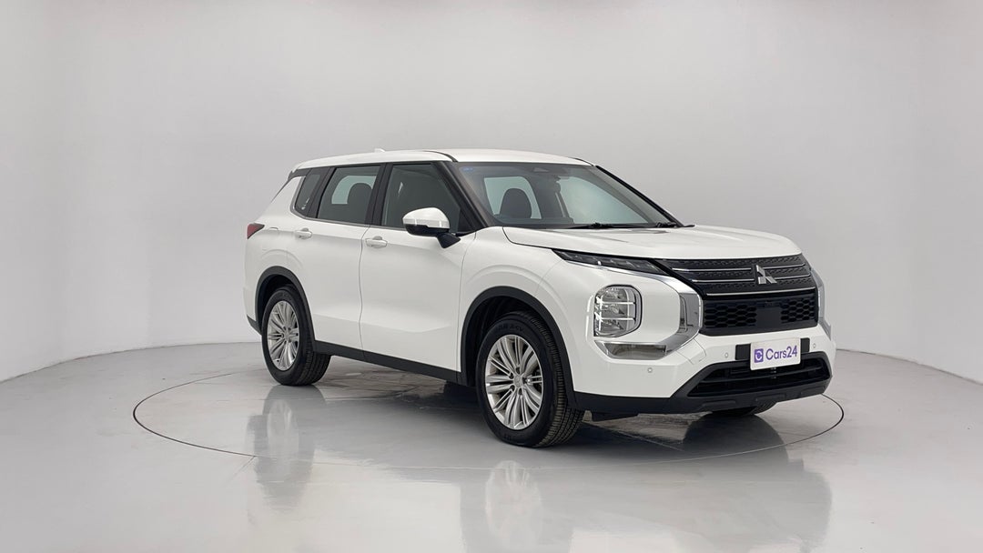 2024 Mitsubishi Outlander Es 7 Seat (2wd), Automatic, 46740 km, Right Front Diagonal (45- Degree) View