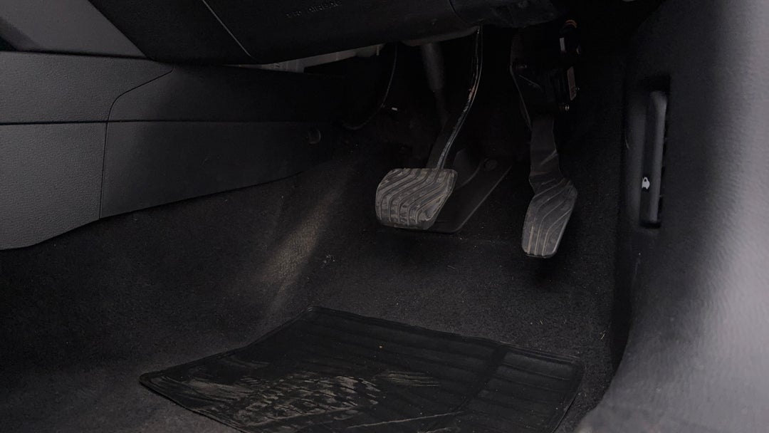 2024 Mitsubishi Outlander Es 7 Seat (2wd), Automatic, 46740 km, Pedals and Footmat