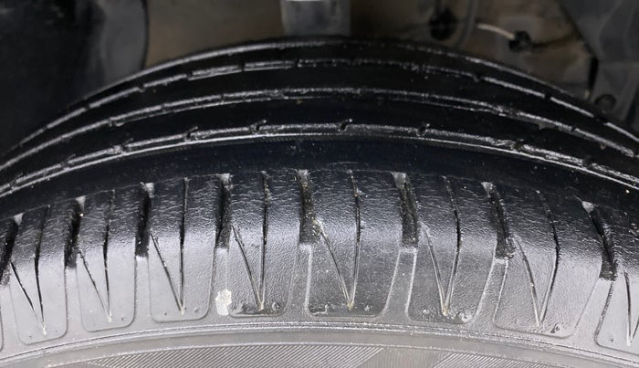 2018 Maruti Vitara Brezza ZDI, Diesel, Manual, 51,587 km, Right Front Tyre Tread
