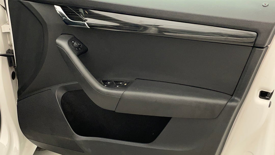 2018 SKODA Octavia 110 Tsi, Automatic, 129661 km, Speaker View