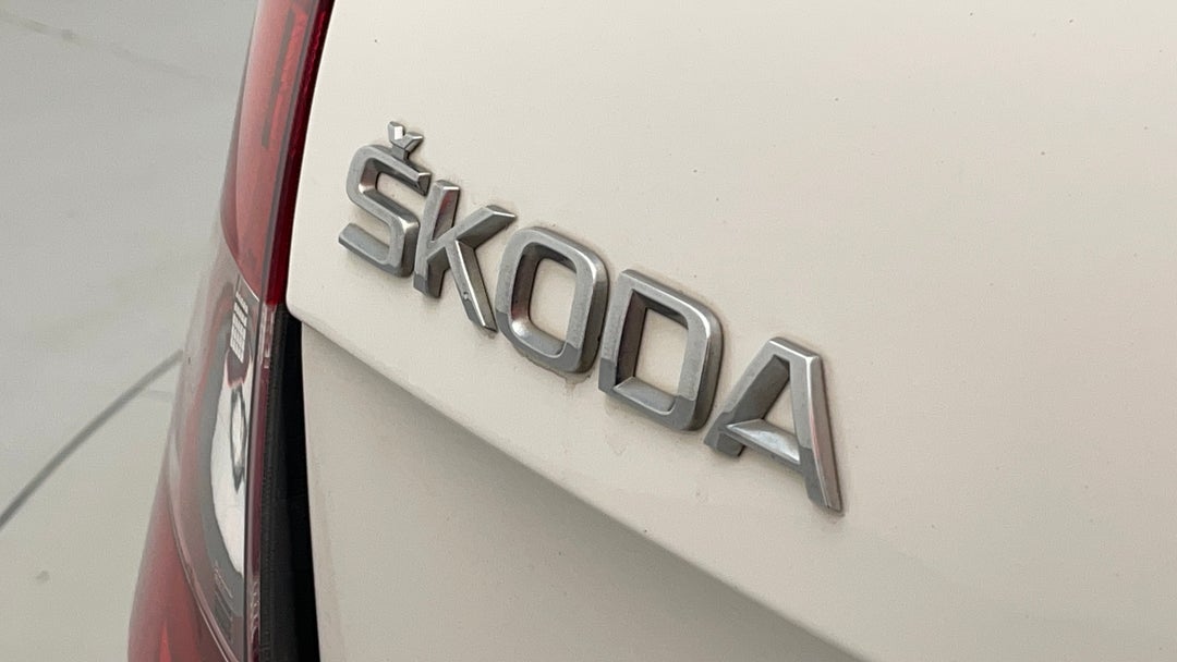 2018 SKODA Octavia 110 Tsi, Automatic, 129661 km, Badge (Boot Left Side)