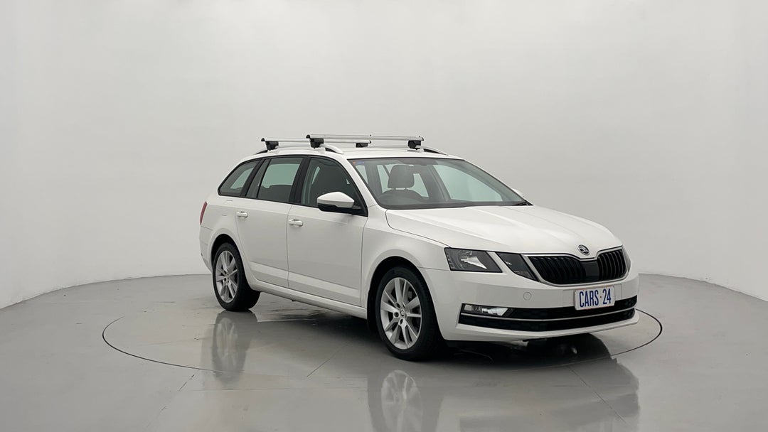 2018 SKODA Octavia 110 Tsi, Automatic, 129661 km, Right Front Diagonal (45- Degree) View