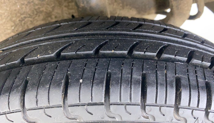 2015 Maruti Celerio LXI d, Petrol, Manual, 50,555 km, Left Rear Tyre Tread