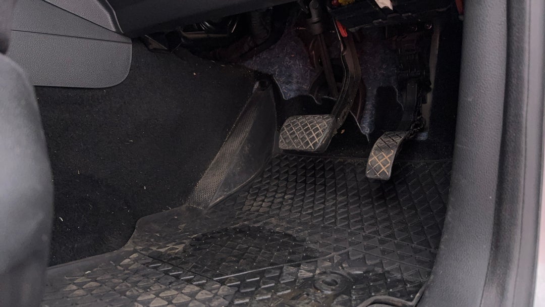 2021 Volkswagen Amarok Tdi550 Sportline 4motion, Automatic, 91451 km, Pedals and Footmat