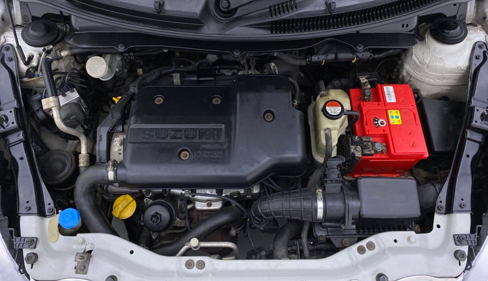 2015 Maruti Swift VDI ABS, Diesel, Manual, 73,931 km, Engine Bonet View
