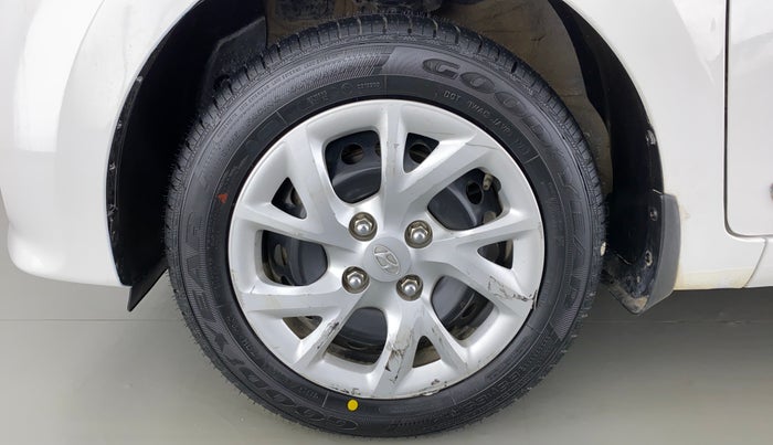 2017 Hyundai Grand i10 MAGNA 1.2 VTVT, Petrol, Manual, 40,880 km, Left Front Wheel