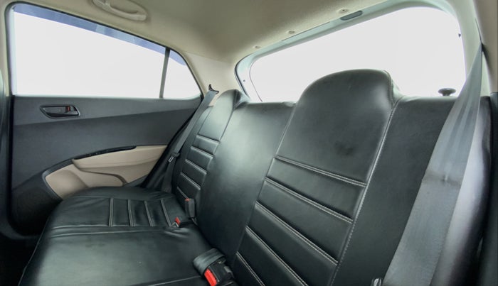 2017 Hyundai Grand i10 MAGNA 1.2 VTVT, Petrol, Manual, 40,880 km, Right Side Rear Door Cabin