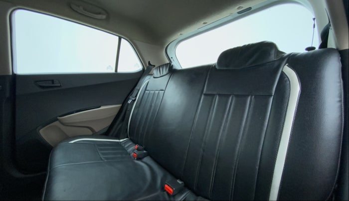 2018 Hyundai Grand i10 MAGNA 1.2 VTVT, Petrol, Manual, 62,255 km, Right Side Rear Door Cabin