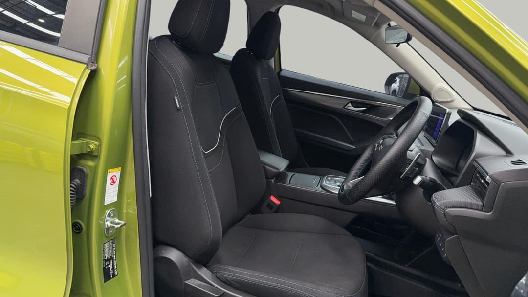 2022 GWM Haval Jolion Premium, Automatic, 60068 km, Right Side Front Door Cabin View