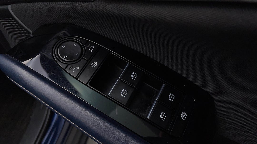 2022 Mazda CX-30 G20 Evolve (fwd), Automatic, 38406 km, Drivers Side Door Panel Controls