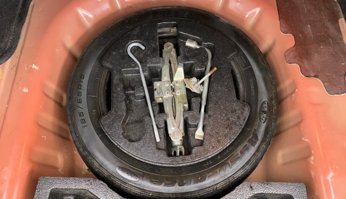 2014 Maruti Ciaz VXI, Petrol, Manual, 66,665 km, Spare Tyre