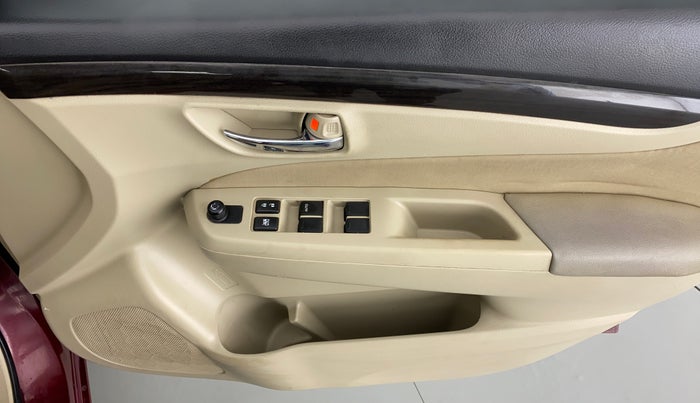 2014 Maruti Ciaz VXI, Petrol, Manual, 66,665 km, Driver Side Door Panels Control