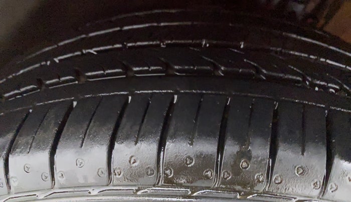 2020 Skoda Rapid STYLE 1.0TSI MT, Petrol, Manual, 13,800 km, Left Front Tyre Tread