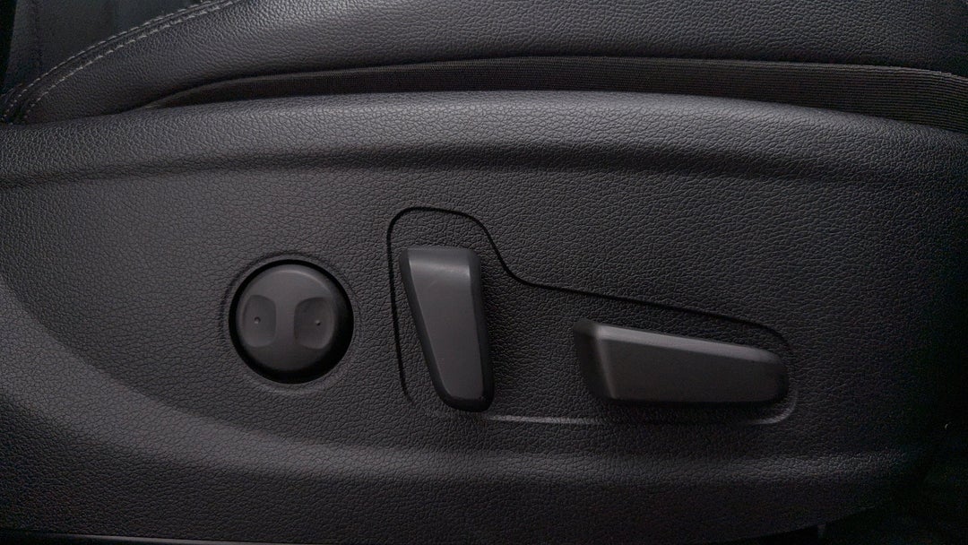 2019 Hyundai Santa Fe Elite Crdi (awd), Automatic, 163574 km, Drivers Side Adjustment Panel