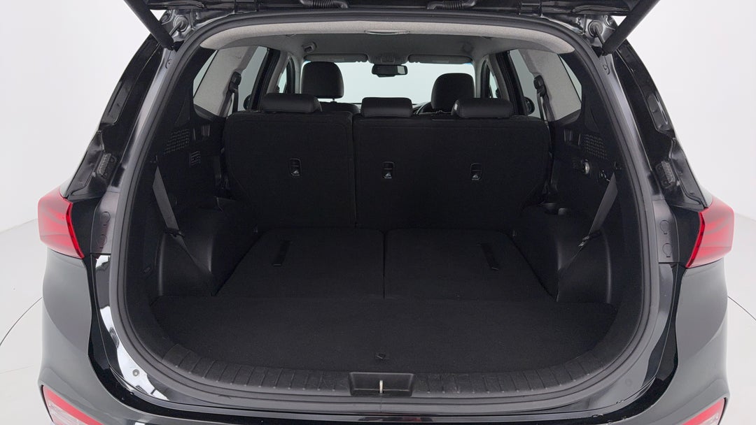 2019 Hyundai Santa Fe Elite Crdi (awd), Automatic, 163574 km, Boot Inside View