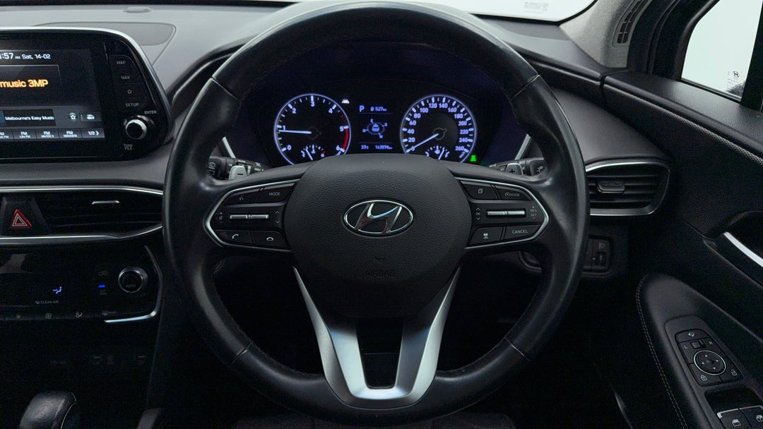 2019 Hyundai Santa Fe Elite Crdi (awd), Automatic, 163574 km, Steering Wheel Close-up