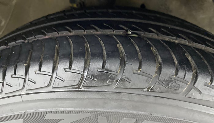 2017 Maruti Celerio ZXI D, Petrol, Manual, 7,310 km, Right Front Tyre Tread