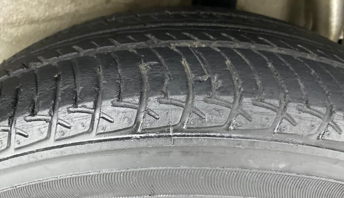 2017 Maruti Celerio ZXI D, Petrol, Manual, 7,310 km, Left Rear Tyre Tread