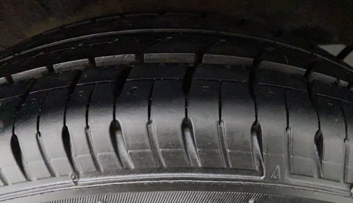 2011 Hyundai i20 SPORTZ 1.2 O, Petrol, Manual, 56,373 km, Left Rear Tyre Tread