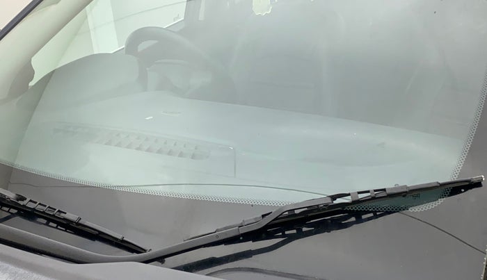 2019 Tata NEXON XM DIESEL, Diesel, Manual, 60,433 km, Front windshield - Minor spot on windshield