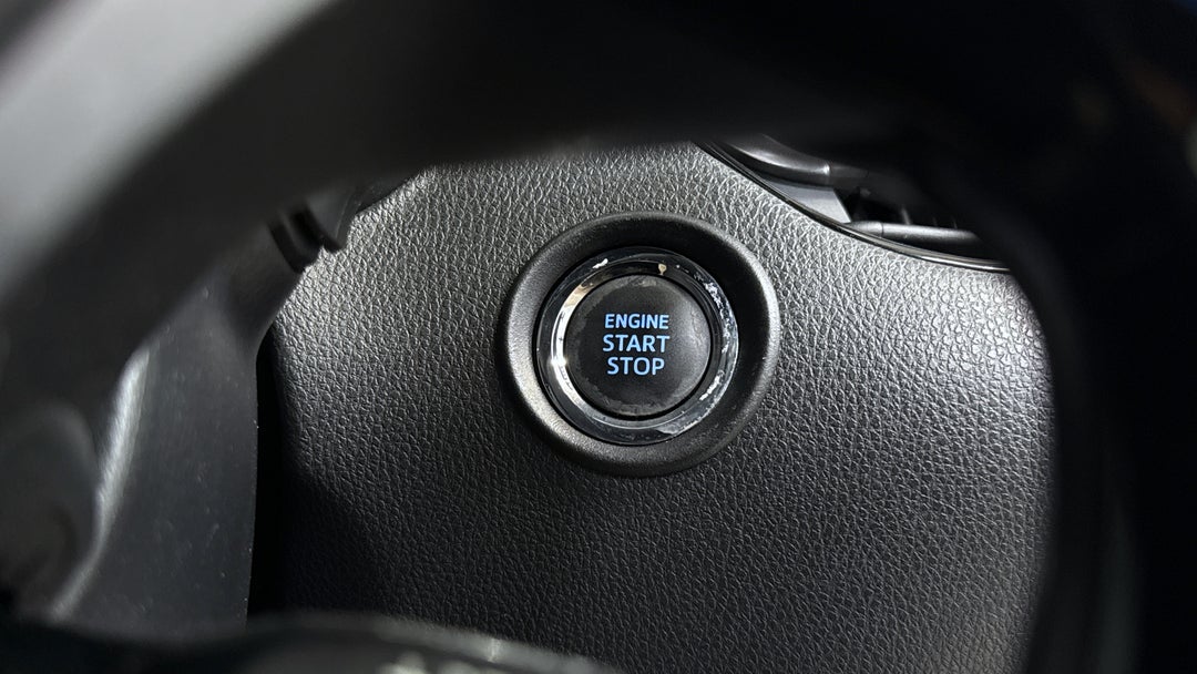 2017 Toyota C-HR Koba (AWD), Automatic, 107892 km, Keyless / Button Start