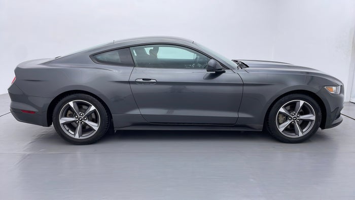 FORD MUSTANG-Right Side View