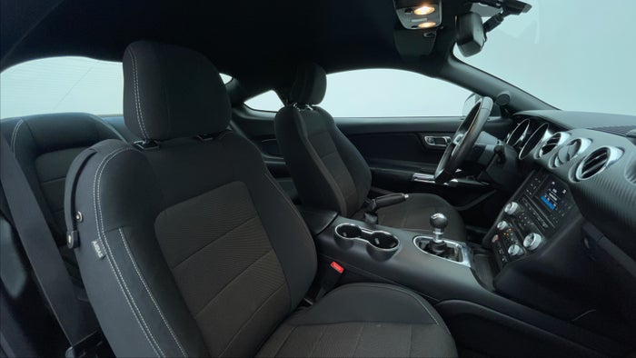 FORD MUSTANG-Right Side Front Door Cabin View