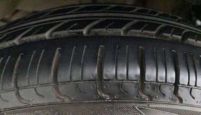 2014 Maruti Wagon R 1.0 LXI CNG, CNG, Manual, 74,921 km, Right Rear Tyre Tread