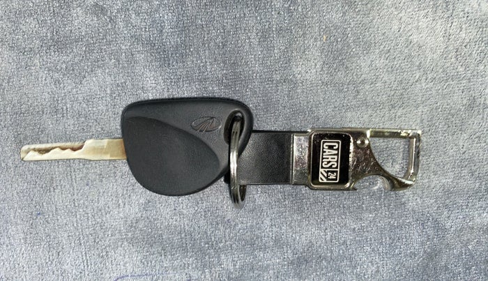 2015 Mahindra Scorpio S6 PLUS, Diesel, Manual, 28,045 km, Key Close Up