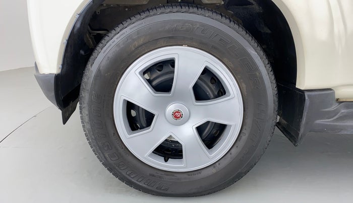 2015 Mahindra Scorpio S6 PLUS, Diesel, Manual, 28,045 km, Left Front Wheel
