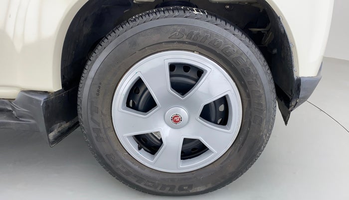 2015 Mahindra Scorpio S6 PLUS, Diesel, Manual, 28,045 km, Right Front Wheel