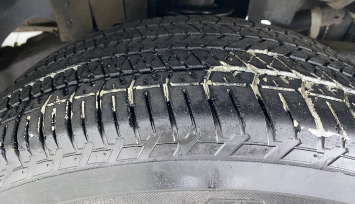 2015 Mahindra Scorpio S6 PLUS, Diesel, Manual, 28,045 km, Right Front Tyre Tread