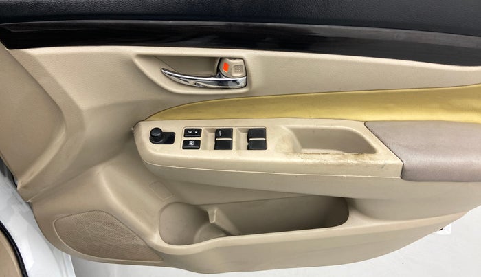 2015 Maruti Ciaz VDI PLUS, Diesel, Manual, 1,62,225 km, Driver Side Door Panels Control