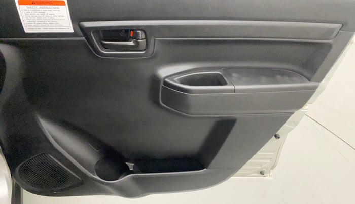 2020 Maruti S PRESSO VXI CNG, CNG, Manual, 5,866 km, Driver Side Door Panels Control