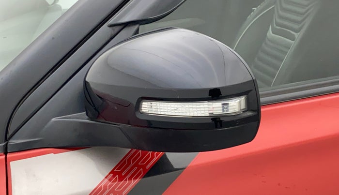 2018 Maruti Vitara Brezza ZDI PLUS, Diesel, Manual, 48,600 km, Left rear-view mirror - Indicator light has minor damage