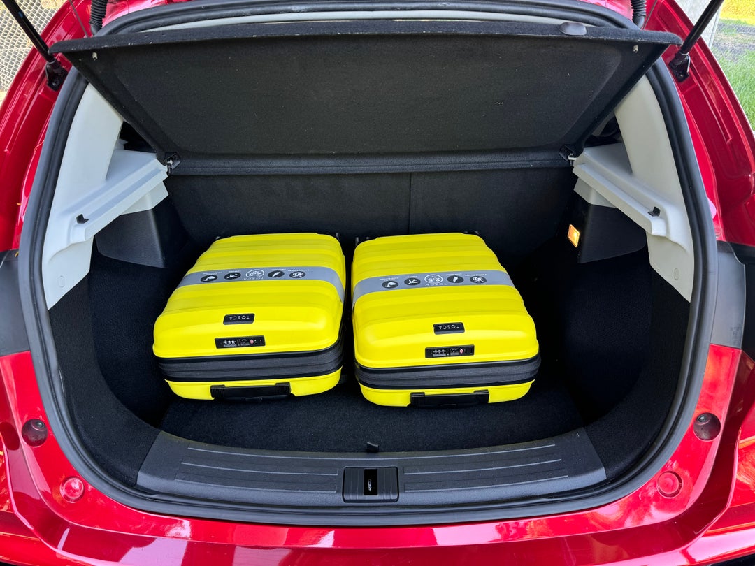 2021 MG Zst Vibe, Automatic, 52585 km, Boot Inside View with Luggage