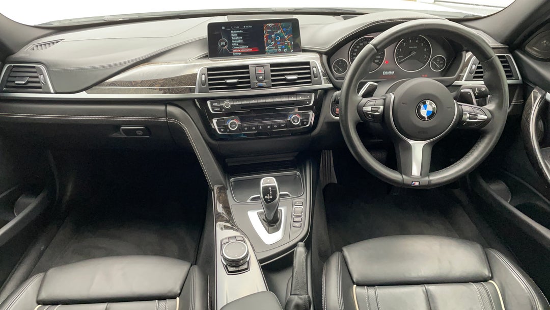 2016 BMW 3 30i M Sport, Automatic, 56892 km, Center Console