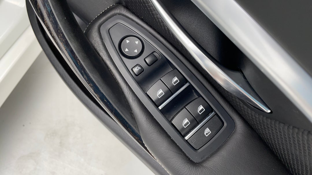 2016 BMW 3 30i M Sport, Automatic, 56892 km, Drivers Side Door Panel Controls