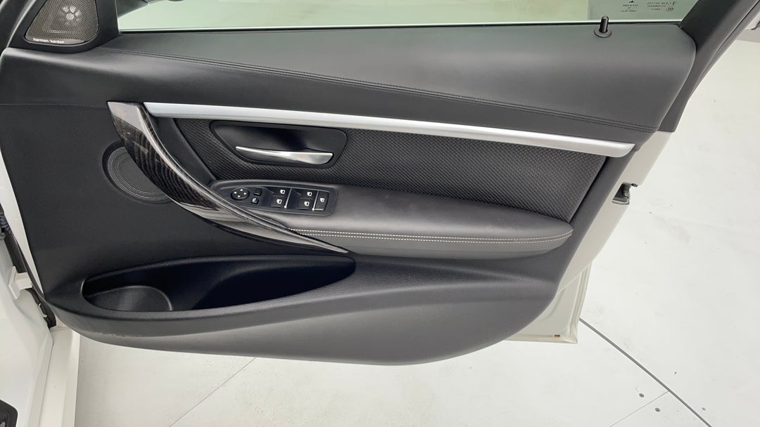 2016 BMW 3 30i M Sport, Automatic, 56892 km, Speaker View