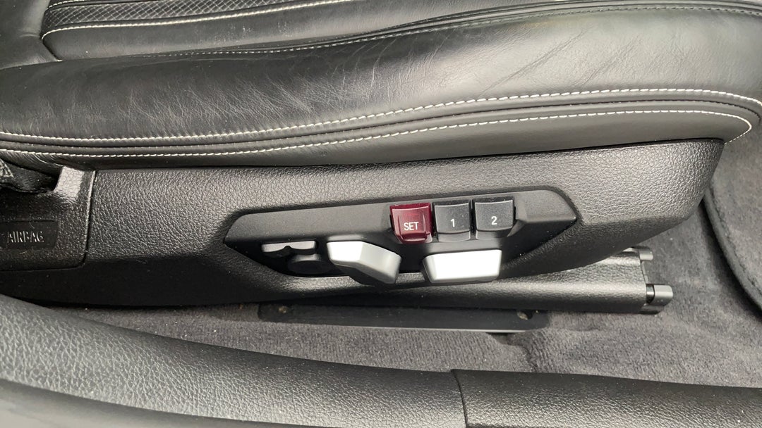 2016 BMW 3 30i M Sport, Automatic, 56892 km, Drivers Side Adjustment Panel