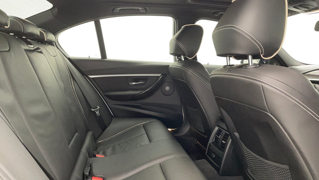 2016 BMW 3 30i M Sport, Automatic, 56892 km, Right Side Rear Door Cabin View