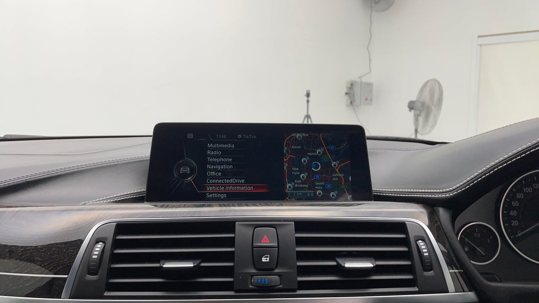 2016 BMW 3 30i M Sport, Automatic, 56892 km, Infotainment System