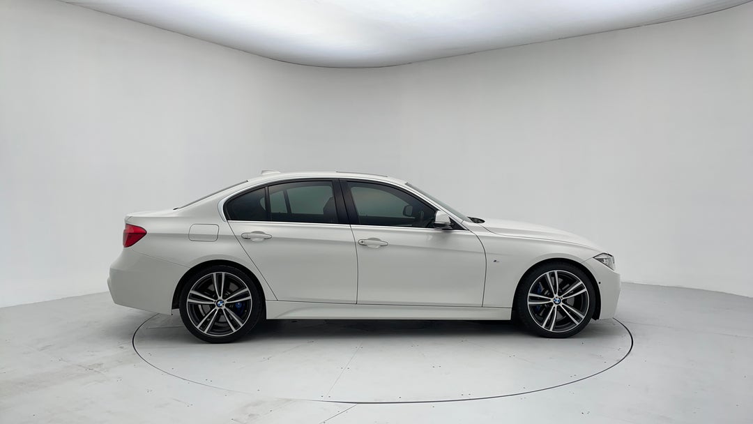 2016 BMW 3 30i M Sport, Automatic, 56892 km, Right Side View