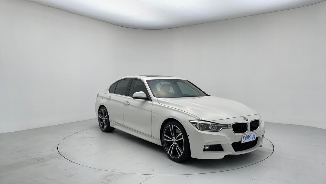 2016 BMW 3 30i M Sport, Automatic, 56892 km, Right Front Diagonal (45- Degree) View