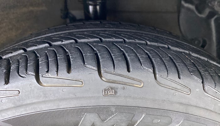 2014 Hyundai Xcent S (O) 1.2, Petrol, Manual, 43,821 km, Right Front Tyre Tread