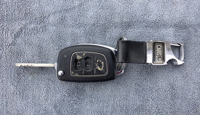 2014 Hyundai Xcent S (O) 1.2, Petrol, Manual, 43,821 km, Key Close Up
