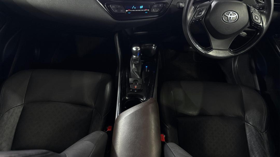 2017 Toyota C-HR Koba (2WD), Automatic, 137591 km, Center Console