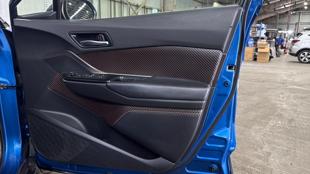 2017 Toyota C-HR Koba (2WD), Automatic, 137591 km, Speaker View