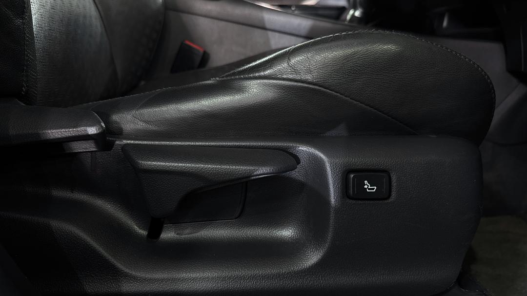 2017 Toyota C-HR Koba (2WD), Automatic, 137591 km, Drivers Side Adjustment Panel